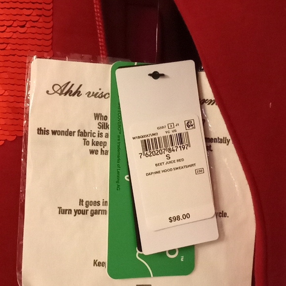 GUESS Beet Juice Red Sweat Suit - Picture 4 of 8